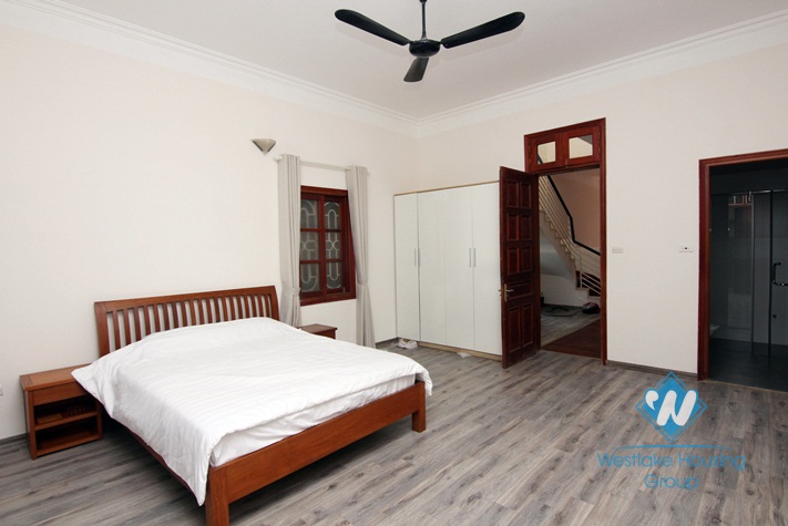A duplex 3 bedroom apartment for rent in Dang thai mai, Tay ho